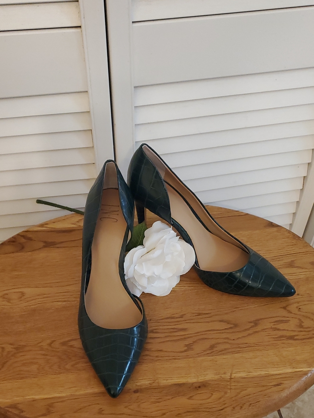 I.N.C Kenjay D’Orsay Green Croc Embossed Pumps, Size 10 Medium